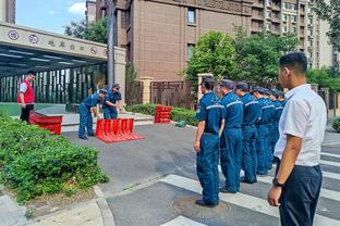 here we go！罗马诺：曼城签下17岁阿根廷中场埃切维里，回租河床1年